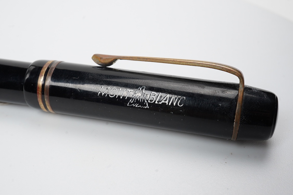 A Montblanc No.334.5 fountain pen fitted with a 14ct. Montblanc nib